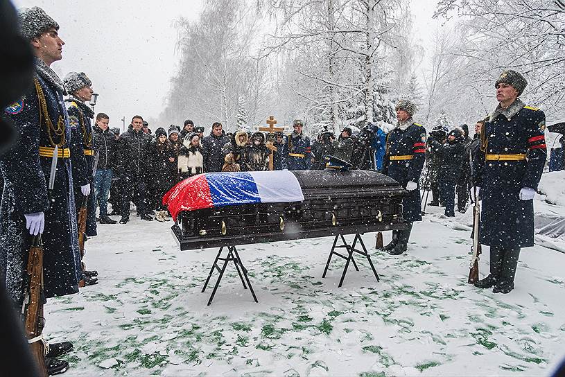 Погибшему подполковнику Олегу Пешкову было посмертно присвоено звание героя России
