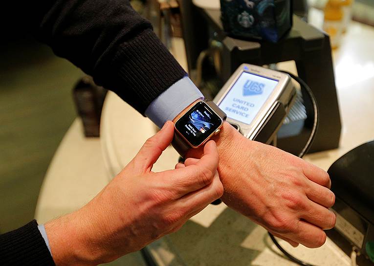 4 октября. В России заработала система Apple Pay, которая позволяет совершать покупки при помощи гаджетов