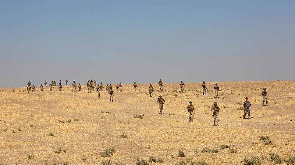Башика, Ирак. Тренировка бойцов из преимущественно суннитских арабских войск перед предстоящей операцией по освобождению Мосула 