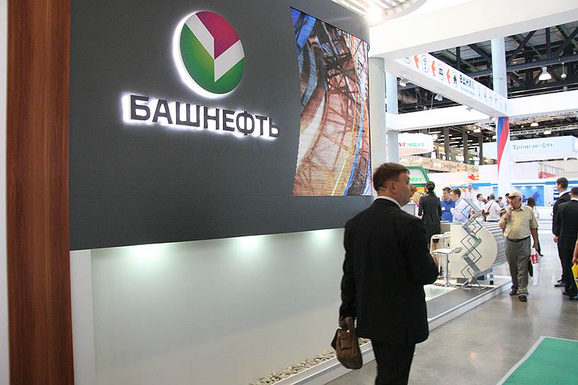 6 октября. Правительство одобрило покупку «Роснефтью» контрольного пакета акций «Башнефти» за 330 млрд руб.