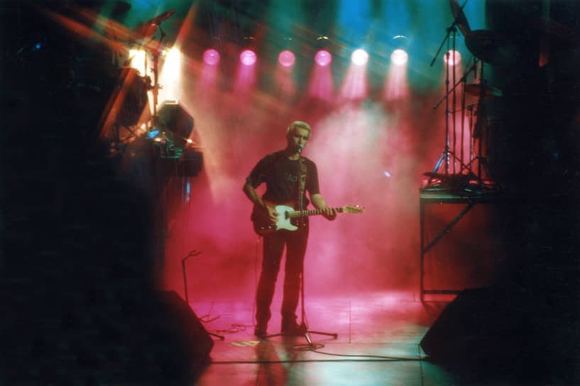 Параллельно работе с «Наутилусом» вместе с Умецким выступал в составе группы «Степ», возглавляемой экс-барабанщиком группы «Трек» Евгением Димовым. Широкой известности коллектив не добился, а его дебютный альбом «Мост» в 1999 году был переиздан как сольник Бутусова