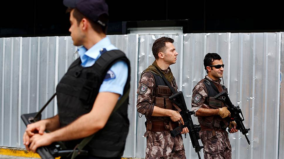 Как в Турции арестовали 40 военных