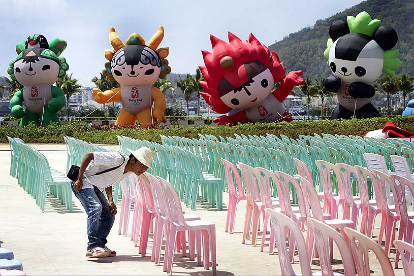 Символы Пекинской олимпиады 2008 года (пять кукол в цветовой гамме олимпийских колец) принесли организаторм $163 млн