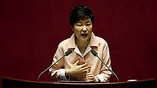 Приближенных президента Южной Кореи подозревают в коррупции
