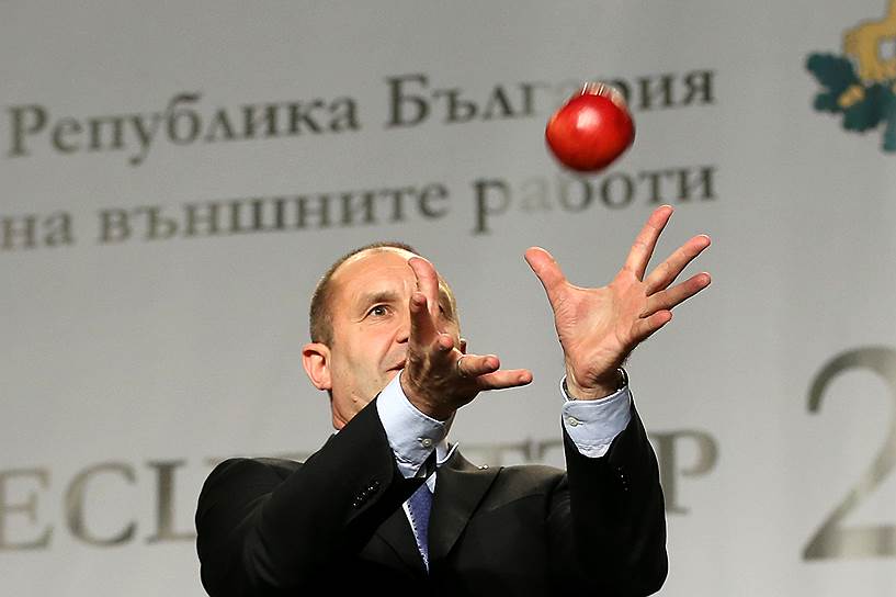 Избранный президент Болгарии Румен Радев