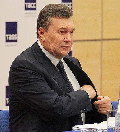 Бывший президент Украины Виктор Янукович во время пресс-конференции после дачи свидетельских показаний 