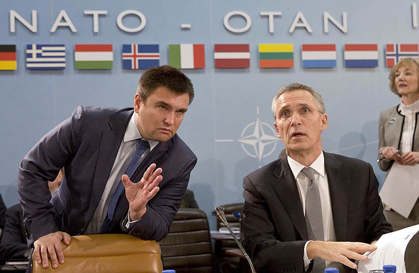 Министр иностранных дел Украины Павел Климкин (слева) и генсек НАТО Йенс Столтенберг 