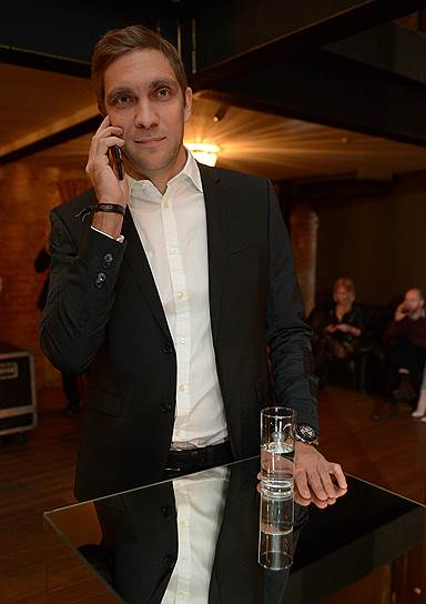 Пилот «Формулы-1» Виталий Петров во время вечеринки MARTINI в честь запуска премиального игристого вина «ASTI VINTAGE 2016» на территории Центра современного искусства «Винзавод»  

