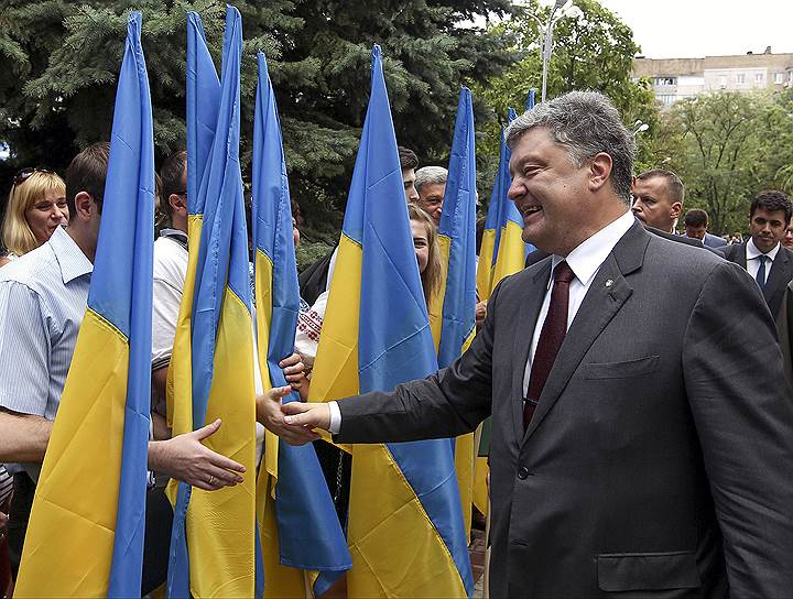 3 место. Президент Украины Петр Порошенко: 555 800 упоминаний 