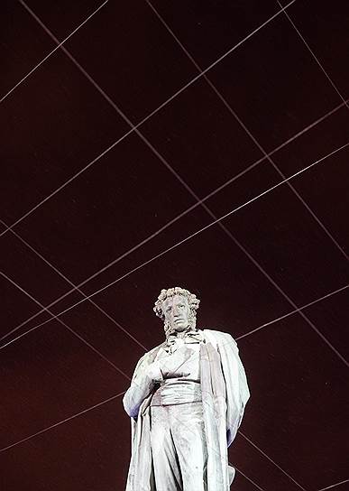 Москва, Россия. Памятник Александру Пушкину на Пушкинской площади