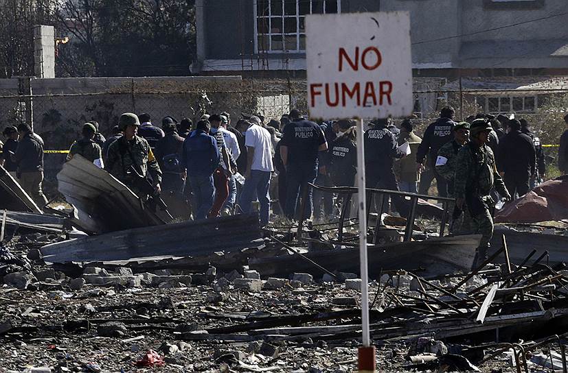 21 декабря. При взрыве на рынке пиротехники в мексиканском городе Тультепек погибли 35 человек. Как сообщали местные власти, на месте взрыва погибли 26 человек, остальные девять умерли в больницах от полученных ран
