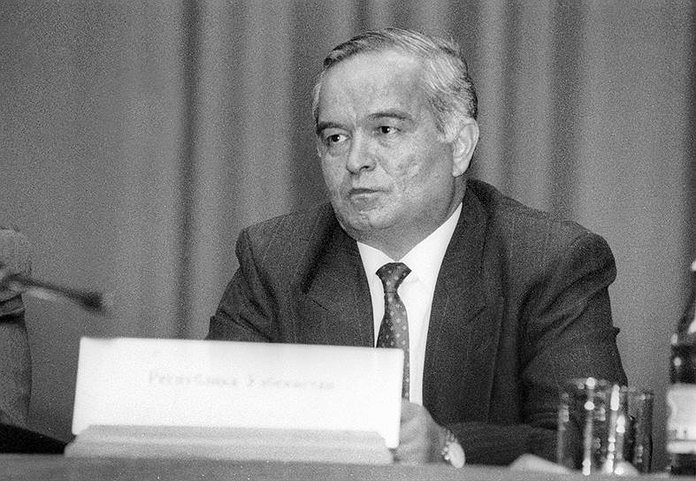 31 августа 1991 года в Ташкенте состоялась внеочередная сессия Верховного совета Узбекской ССР, на которой была провозглашена государственная независимость Узбекистана&lt;br>На фото: президент Узбекистана Ислам Каримов