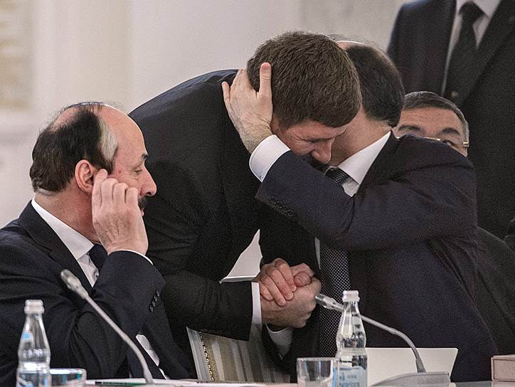 Слева направо: глава Дагестана Рамазан Абдулатипов, глава Чечни Рамзан Кадыров и глава КБР Юрий Коков
