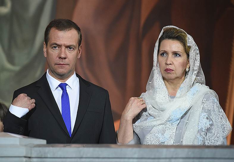 Премьер-министр России Дмитрий Медведев с женой Светланой
