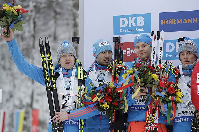 Слева на право: российские биатлонисты Алексей Волков, Антон Шипулин, Матвей Елисеев и Антон Бабиков