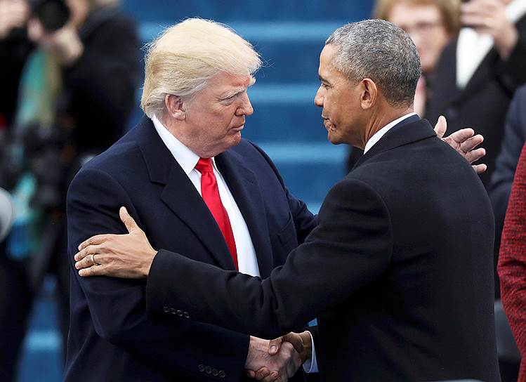 Президент США Дональд Трамп (слева) и 44-й президент страны Барак Обама