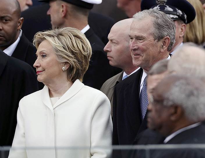 Бывший госсекретарь США Хиллари Клинтон и бывший президент страны Джорд Буш-младший
