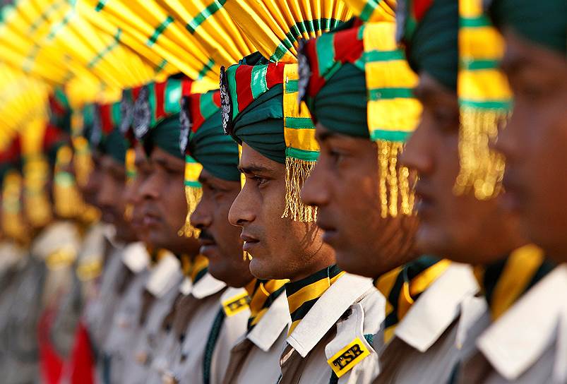 Агартала, Индия. Военные во время репетиции парада ко Дню республики
