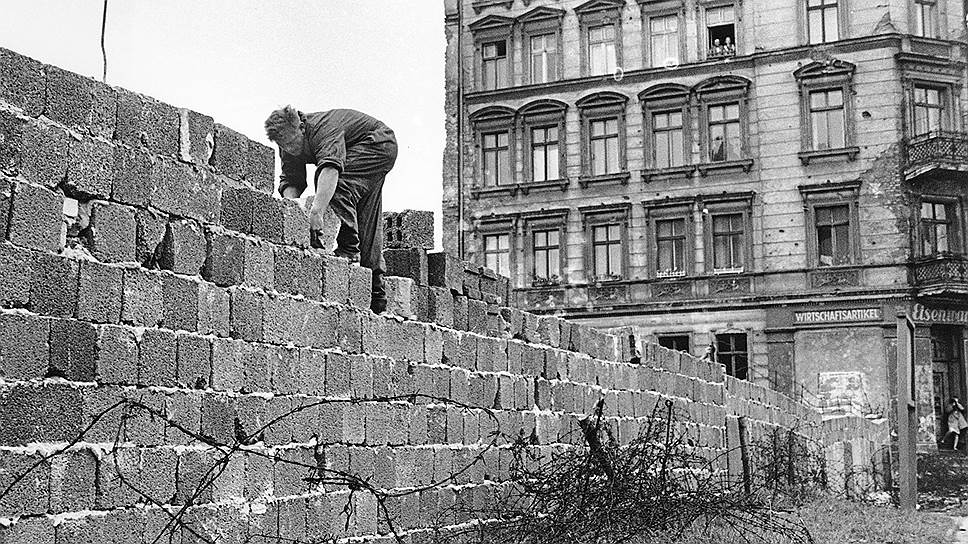 Строительство берлинской стены фото