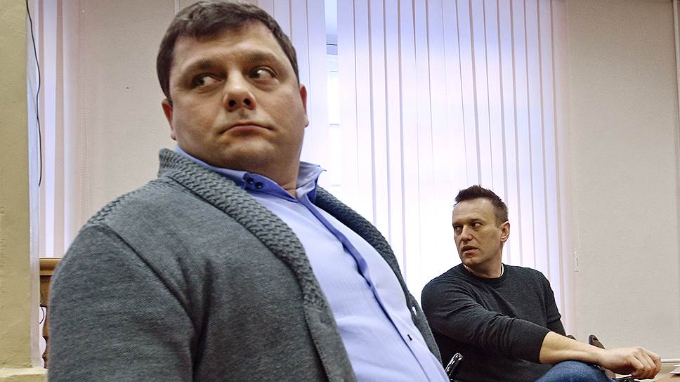 Прокуратура предложила не сажать Алексея Навального и Петра Офицерова