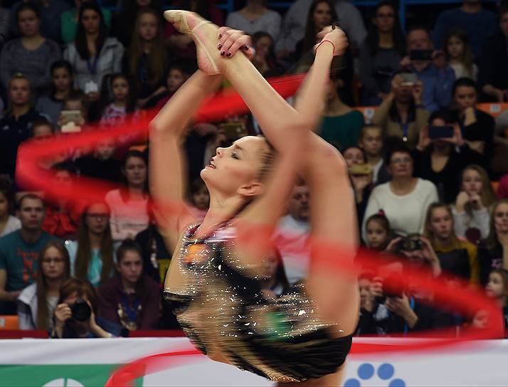 Российская гимнастка Дина Аверина 