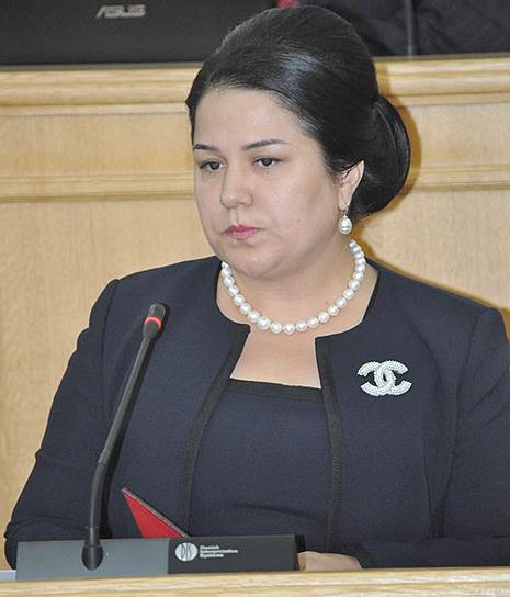 27 января 2016 года глава Таджикистана Эмомали Рахмон назначил свою дочь Озоду Рахмон руководителем исполнительного аппарата президента. До этого она занимала пост первого заместителя министра иностранных дел Таджикистана