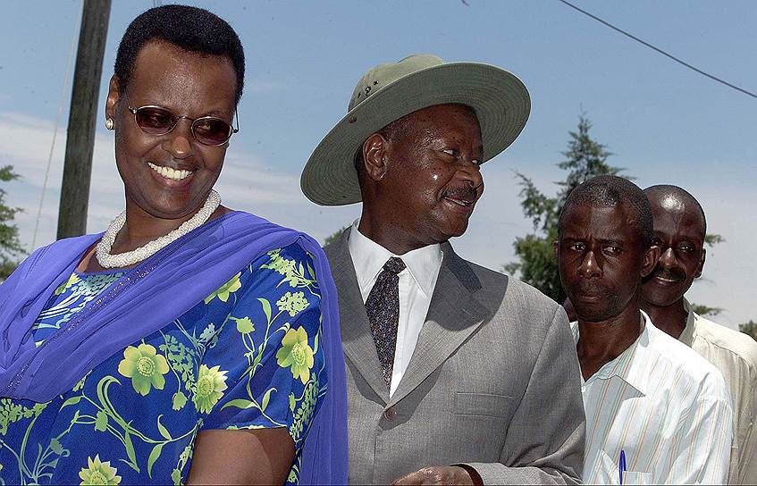 7 июня 2016 года президент Уганды Йовери Кагута Мусевени назначил свою супругу министром образования и спорта. До этого Джанет Мусевини была министром по делам Карамоджу (субрегион на северо-востоке Уганды) и избиралась в парламент страны