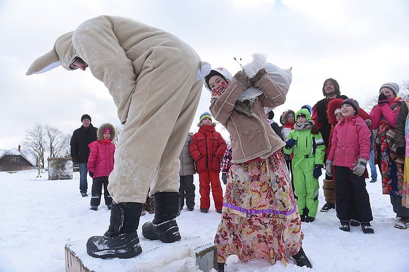 Празднование Масленницы в поселке Ропша на конеферме «Ковчег» в ленинградской области 