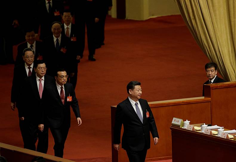 Председатель КНР Си Цзиньпин во время сессии Всекитайского собрания народных представителей