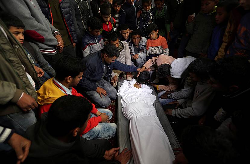 Рафах, Сектор Газа. Похороны убитого израильскими военным местного жителя