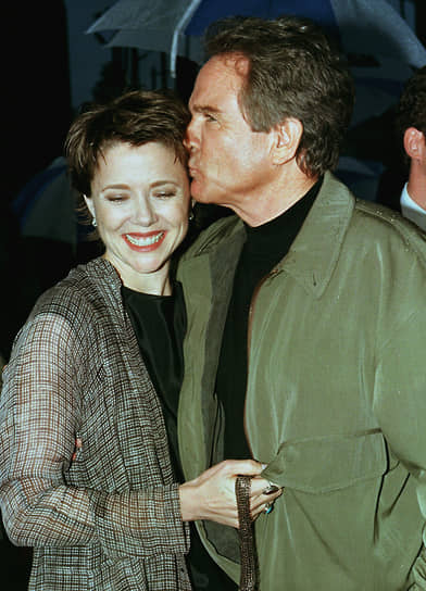 10 марта 1992 года Уоррен Битти женился на Аннетт Бенинг (на фото), с которой играл одну из главных ролей в фильме «Багси». У них родились четверо детей