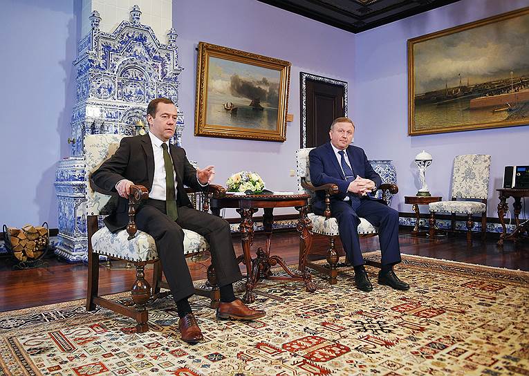 Премьер-министр России Дмитрий Медведев и премьер-министр Белоруссии  Андрей Кобяков