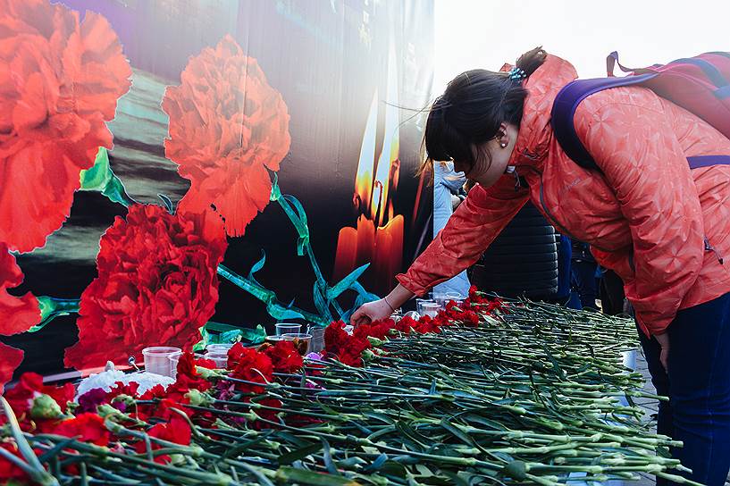 Акция «Вместе против террора», на которой жители Казани почтили память жертв теракта в Санкт-Петербурге