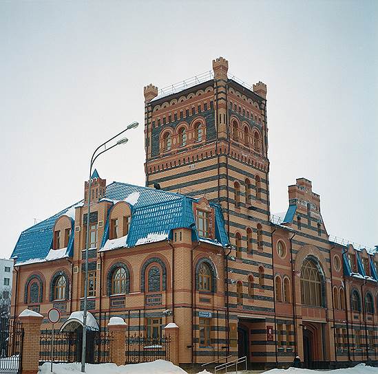 Здание министерства финансов республики, министерства спорта республики и приемной президента России