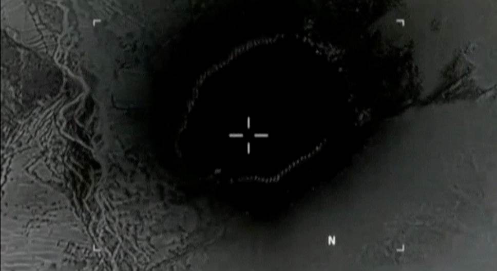 13 апреля. Американские военные впервые применили сверхмощную фугасную авиационную бомбу GBU-43B, которую называют «матерью всех бомб». Ее сбросили в афганской провинции Нангархар. По данным афганских властей, в результате удара были убиты 36 террористов, а также разрушены тоннели и коммуникации боевиков