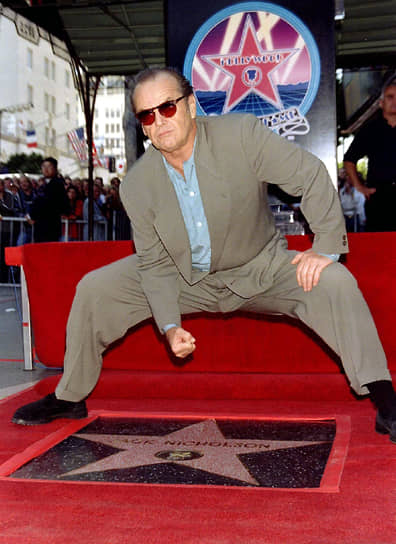 В 1996 году Николсон получил собственную звезду на Аллее славы в Голливуде. Но не всегда критика и киноакадемия были к нему благосклонны. Несколько раз он был номинирован на антипремию «Золотая малина», в том числе за роль в фильме «Хоффа» (1992), за которую в то же время он получил номинацию на «Золотой глобус»
