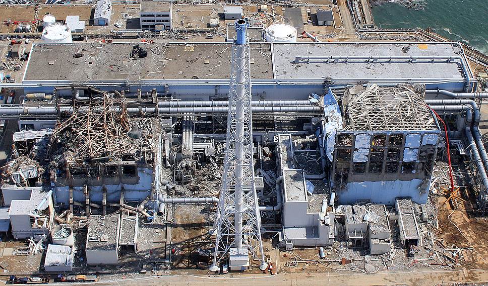 После аварии на АЭС «Фукусима-1» в Японии 11 марта 2011 года радиация распространилась на 300 кв. км. Площадь зараженных земель, подлежащих дезактивации, составила 3% территории страны. В незначительной мере радиационный фон затронул и соседние страны