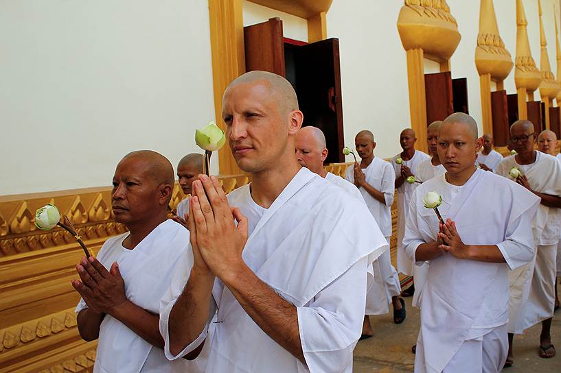 «У нас особый способ практиковать буддизм. Он идеально подходит для реабилитации наркозависимых»,— говорят монахи