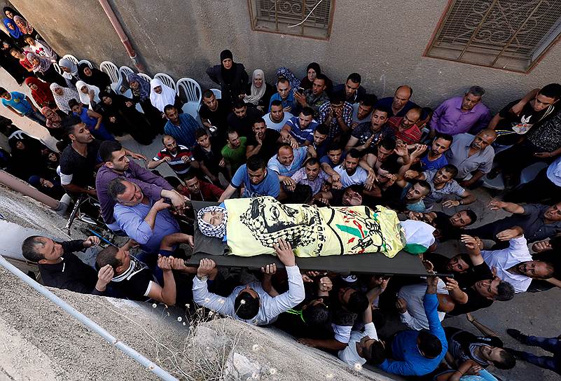 Сальфит, Палестина. Похороны местного жителя