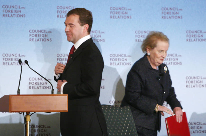 Президент России Дмитрий Медведев и Мадлен Олбрайт на заседании совета по международным отношениям на полях саммита G20, 2008 год