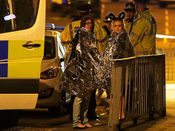 22 мая. В результате теракта в Манчестере 22 человека погибли, еще 150 получили ранения. Взрыв произошел во время концерта американской певицы Арианы Гранде на стадионе «Манчестер-Арена». Ответственность за теракт взяла на себя организация «Исламское государство» (запрещена в РФ)