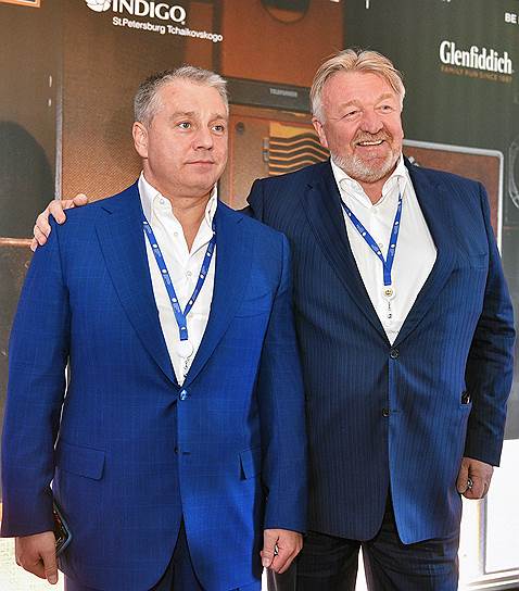 Первый заместитель президента — председателя правления банка ВТБ Василий Титов (справа)