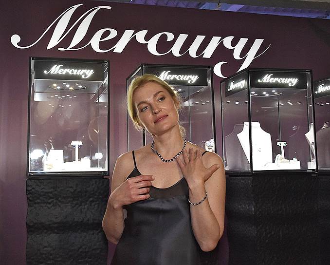 Актриса Виктория Толстоганова на вечеринке Mercury в рамках XXVIII кинофестиваля «Кинотавр» в Сочи