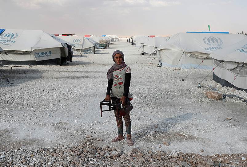 Айн-Исса, Сирия. Девочка в лагере для беженцев из Ракки 