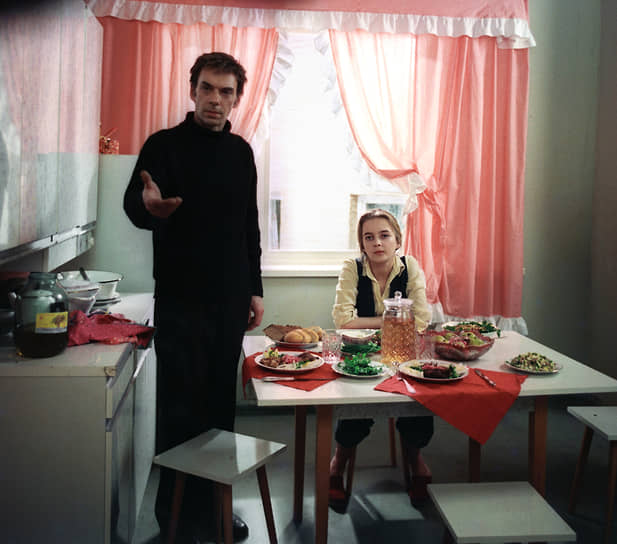 Самой известной работой Баталова можно назвать главную роль в фильме Владимира Меньшова «Москва слезам не верит» (кадр на фото). В 1981 году картина получила Госпремию и «Оскар» как лучший фильм на иностранном языке