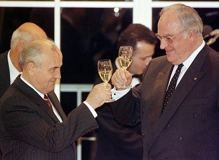 «От Горбачева остается только то, что он положил конец коммунизму, частично против собственной воли, но положил. Без крови, без насилия»