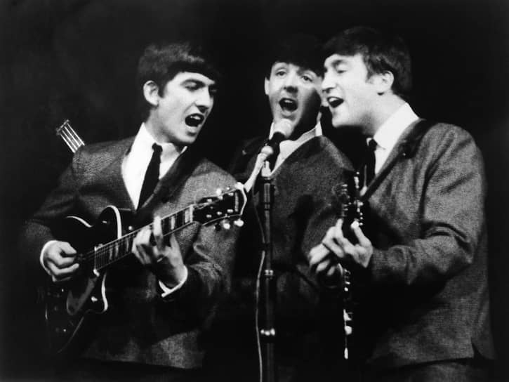 В 1957 году состоялась первая встреча будущих создателей группы The Beatles. Школьный друг Пола Маккартни пригласил его в молодежный коллектив под названием The Quarrymen, который основал Джон Леннон. Чуть позже в коллектив Пол Маккартни пригласил своего приятеля Джорджа Харрисона
&lt;br> Слева направо: Джордж Харрисон, Пол Маккартни и Джон Леннон