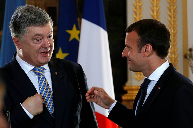 Президент Украины Петр Порошенко (слева) и президент Франции Эмманюэль Макрон