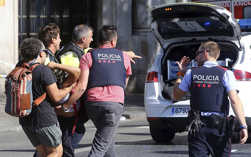 17 августа 2017 года в туристическом районе Барселоны в толпу людей врезался автомобиль, более 10 человек погибли, более 20 пострадали