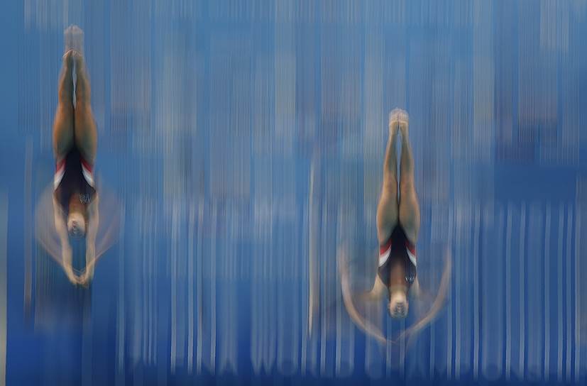 Американки Мария Коберн и Элисон Гибсон в финале XVII чемпионата мира по водным видам спорта в Будапеште